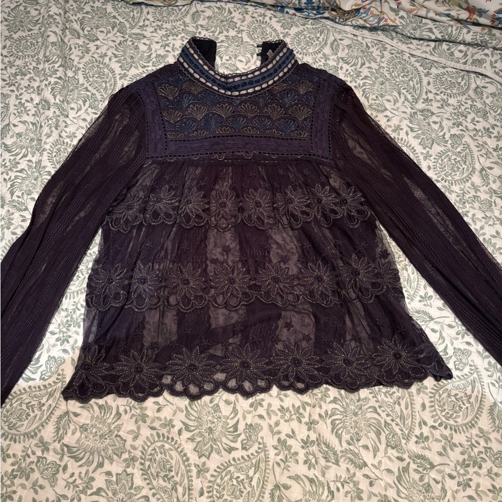 Elegant lace top